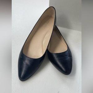 Black Nine West flats size 8 in good used condition
